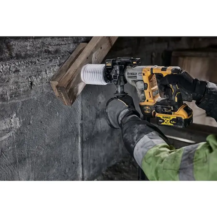 18v-xr-bezch-rotary-hammer-14j-2x50ah-trunk-load-42407-wlononwcrchuh.webp