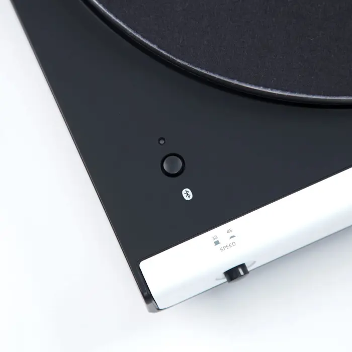 audio-technica-at-lp60xbtwh-turntable-black-bluetooth-76145-at-lp60xbtwh-w.webp