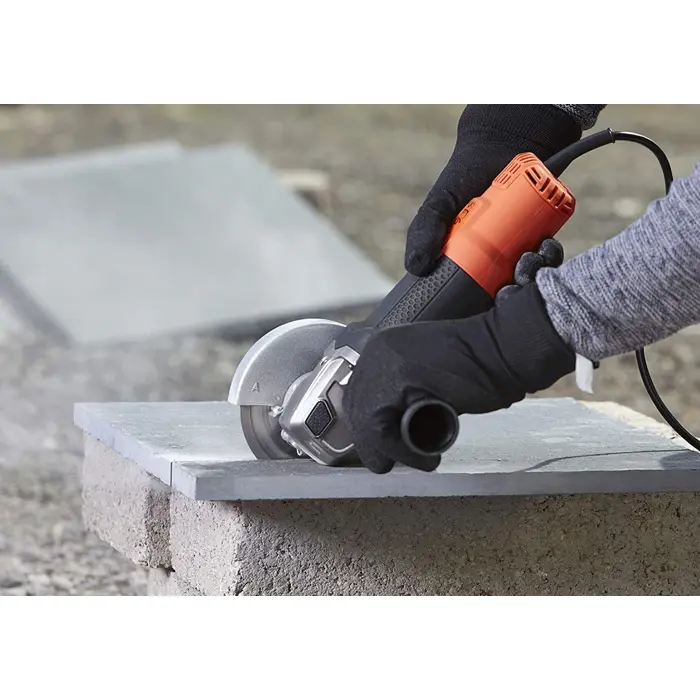 black-decker-blackdecker-beg210-qs-meuleuse-dangle-poignee-3-94734-wlononwcrchrz.webp