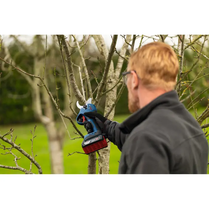 bosch-powertools-cordless-secateurs-ggp18v-32-pruner-18-volt-47700-06008d8200-w.webp