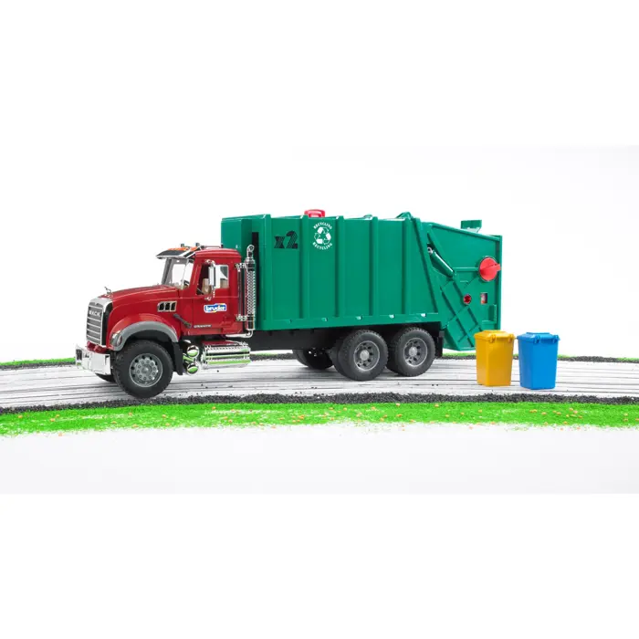 bruder-mack-granite-garbage-truck-02812-78400-02812-w.webp