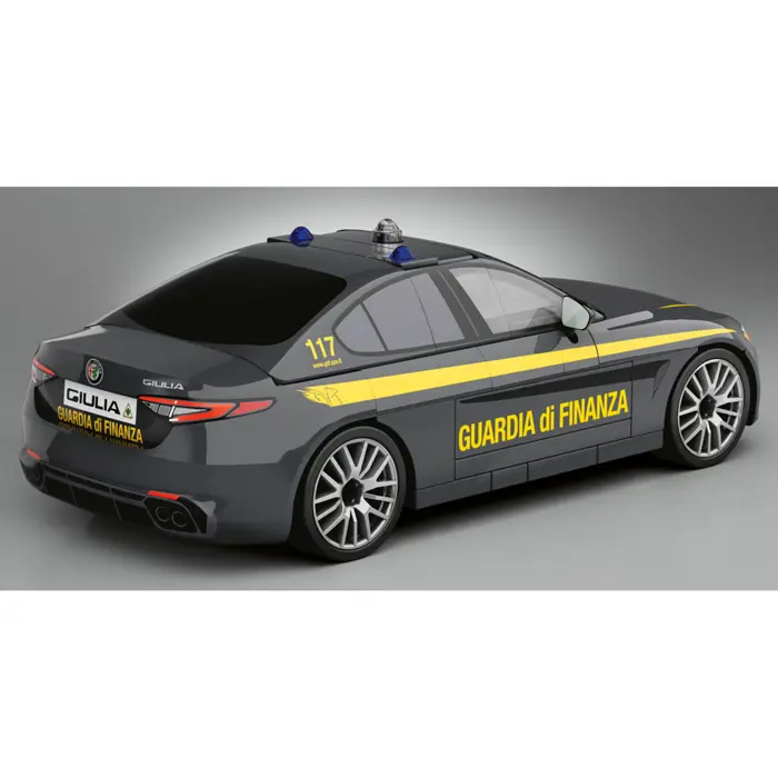 cobi-giulia-quadrifoglio-guardia-di-finanza-scale-135-69502-cobi-24657-w.webp