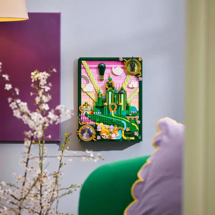 lego-75685-wicked-emerald-city-wall-art-construction-toy-6850-75685-w.webp
