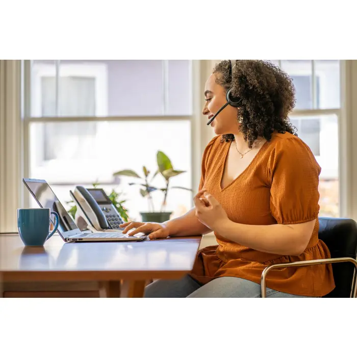 poly-voyager-4320-microsoft-teams-certified-usb-c-headset-bt-73284-wlononwcrfiwl.webp