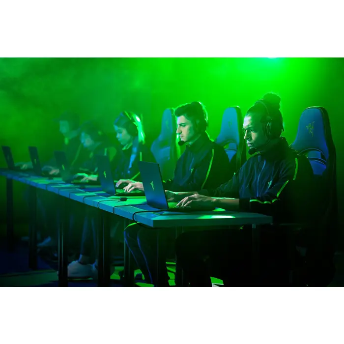 razer-esports-headset-blackshark-v2-pro-wireless-over-ear-mi-7470-wlononwcr4707.webp