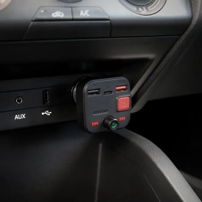 savio-fm-transmitter-bluetooth-53-qc-30-charger-led-display--54122-mcasavtra0004.webp