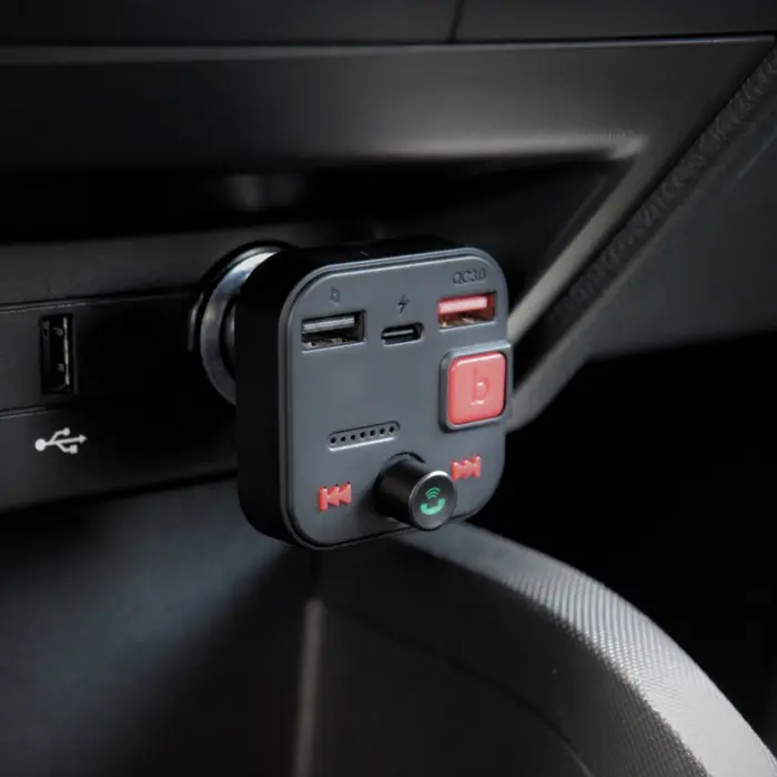 savio-fm-transmitter-bluetooth-53-qc-30-charger-led-display--55892-mcasavtra0004.webp