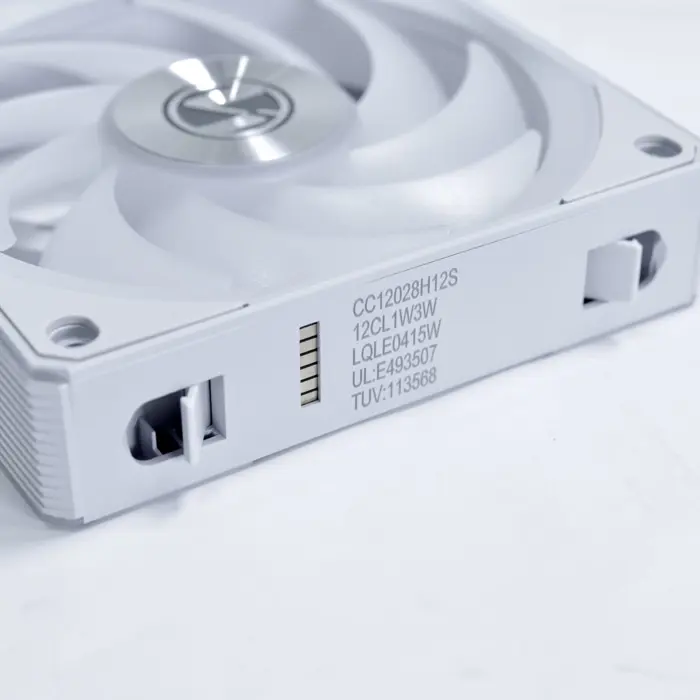 white-wireless-lian-li-uni-fan-3-pack-fan-120mm-58131-wlononwcrmttt.webp