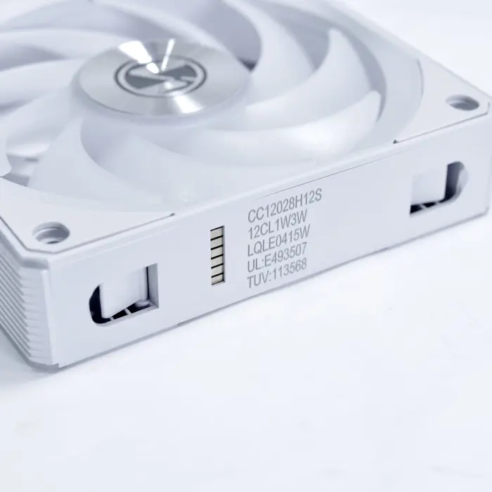 white-wireless-lian-li-uni-fan-3-pack-fan-120mm-58743-wlononwcrmttt.webp