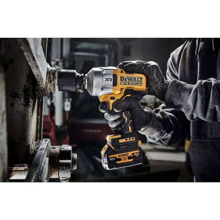 1/2 1626Nm TSTAK 18V XR Impact Wrench
