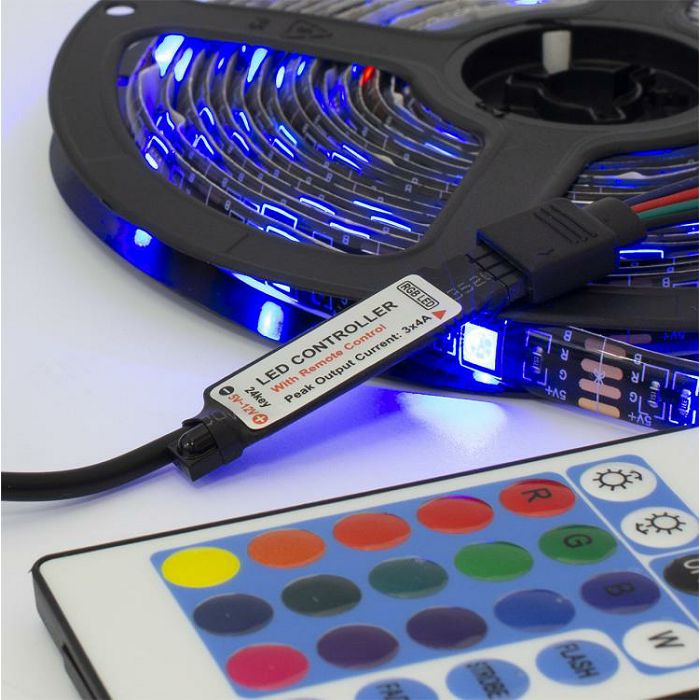 WHITE SHARK RGB LED traka uz daljinski upravljač LED-05 HELIOS