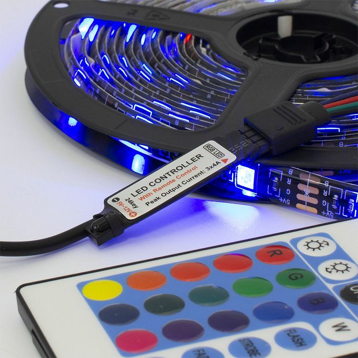 WHITE SHARK RGB LED traka uz daljinski upravljač HELIOS-3