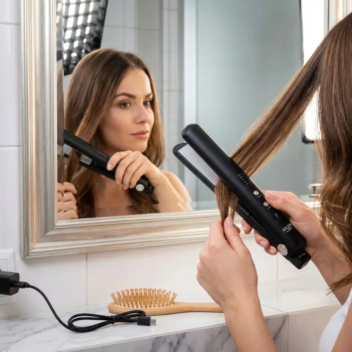 Adler Wireless Travel Hair Straightener with USB-C, 160/190/220°C, Black