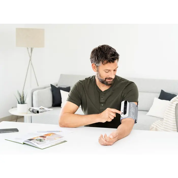 Beurer BM 59 upper arm blood pressure monitor (white/black, Bluetooth)