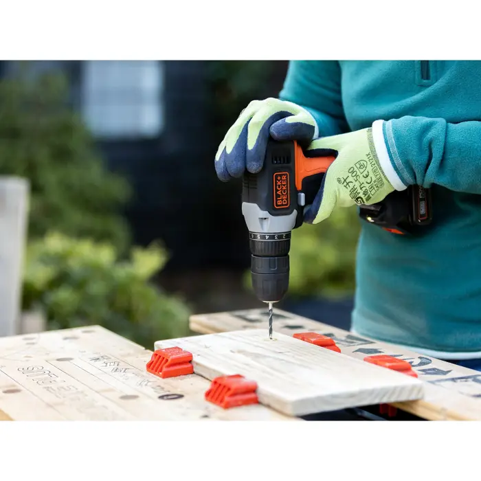 Black+Decker cordless drill/screwdriver BCD001C1, 18Volt (orange/black, Li-ion battery 1.5Ah)