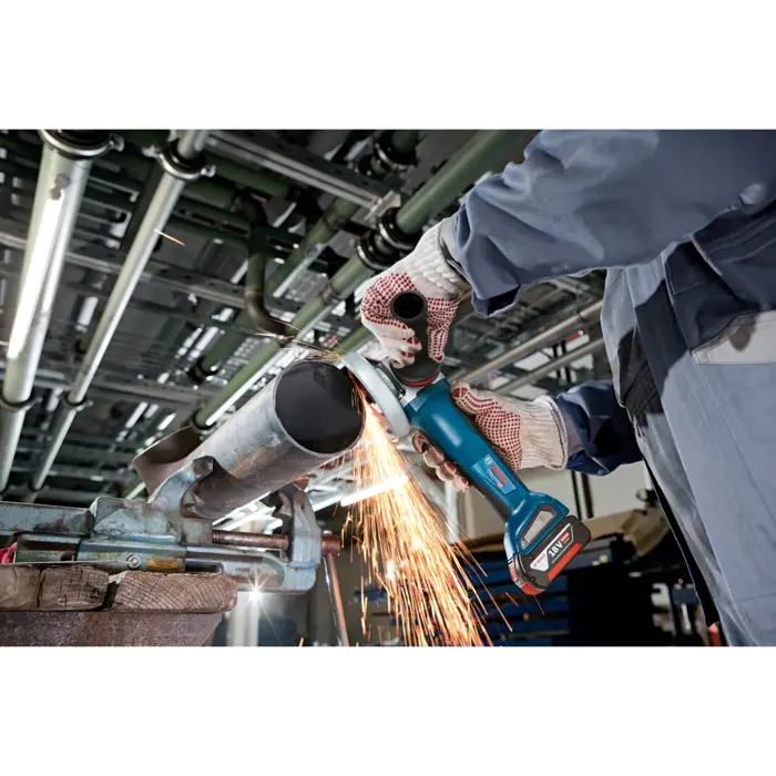 Bosch cordless angle grinder GWS 18V-10 P Professional, 125mm (blue/black, 2x Li-ion battery 5.0Ah, in L-BOXX)
