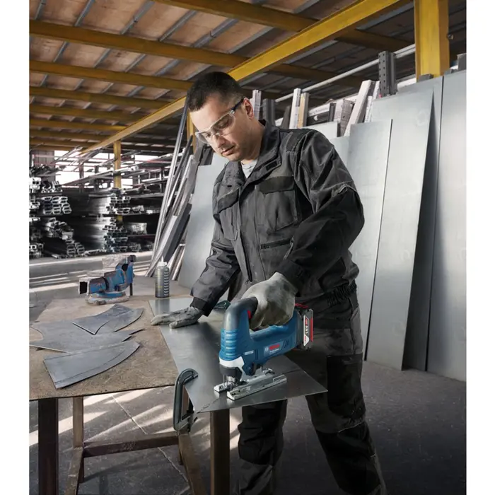 Bosch cordless jigsaw GST 18V-125 B Professional solo, 18 volts (blue/black, without battery and charger)