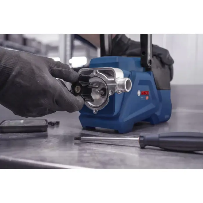 Bosch Powertools battery pump GTP 18V-28 solo, 18 volts (blue/black, without battery and charger, for clean water)