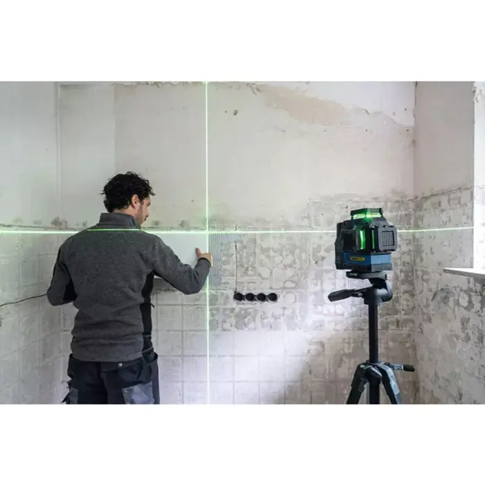 Bosch Professional Cordless Line Laser GLL 12V-100-33 CG Professional blue/black, green laser lines, including universal holder LB 10