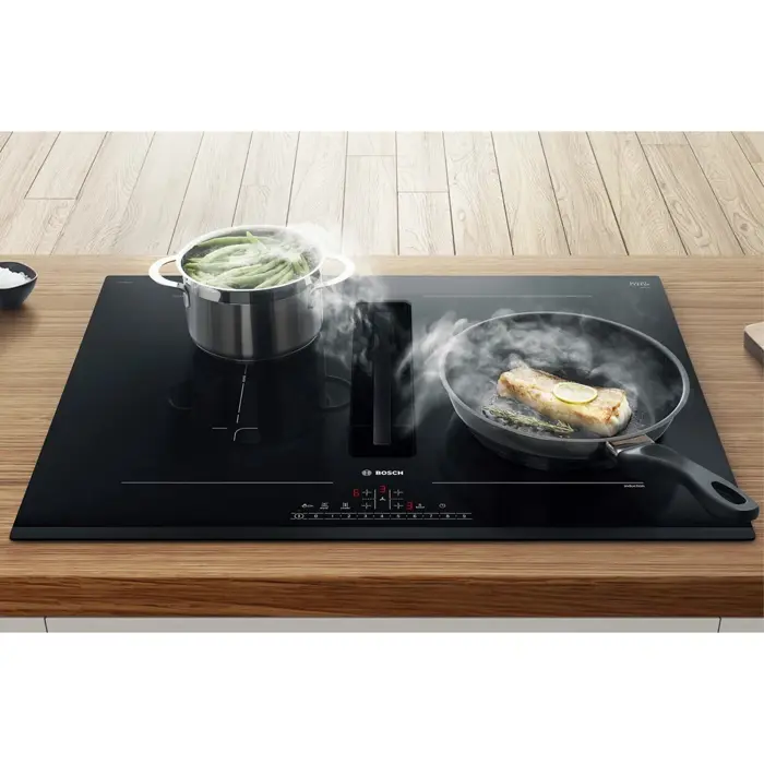 Bosch PVQ811H26E Series 6, self-sufficient hob (black, 80 cm, with integrated extractor hood, Home Connect)