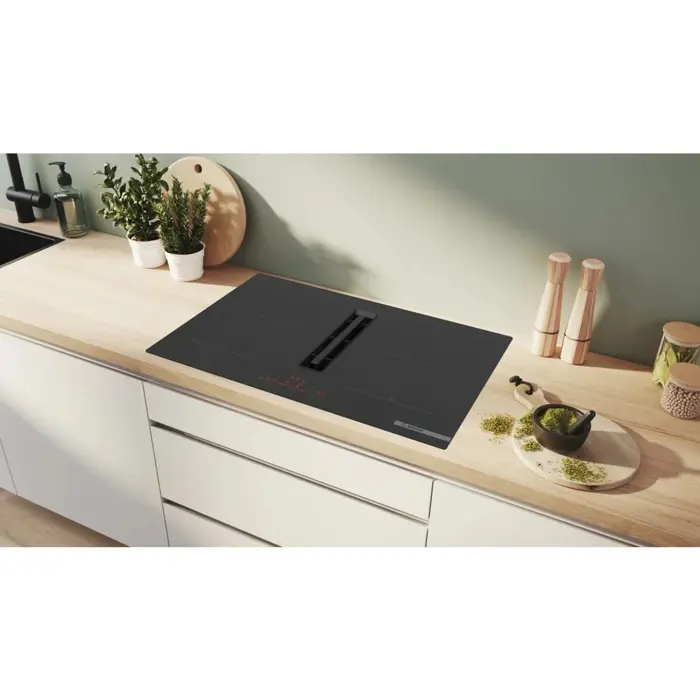 Bosch PVQ811H26E Series 6, self-sufficient hob (black, 80 cm, with integrated extractor hood, Home Connect)