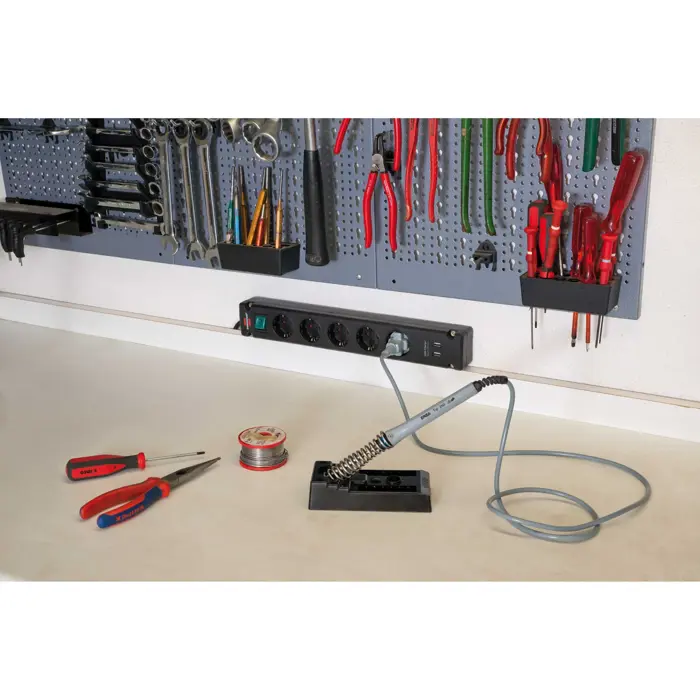 Brennenstuhl Bremounta power strip 5-way (black, 3 meters, 2x USB-A)