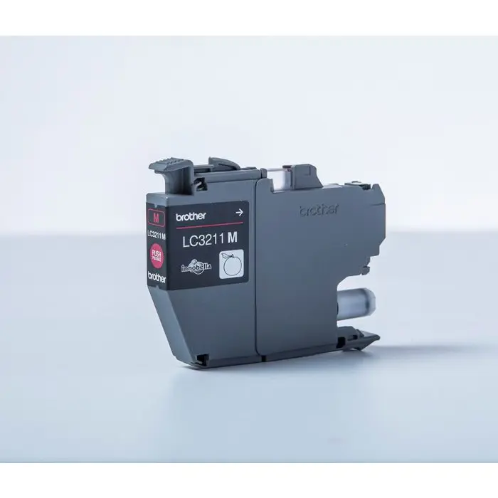 Brother ink magenta LC-3211M