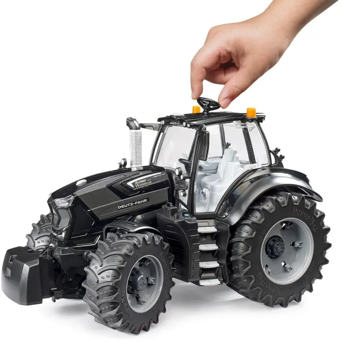 BRUDER DEUTZ-FAHR 8280 TTV Warrior