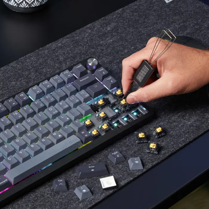 Corsair K65 Plus Wireless TKL Gaming Tastatur, TKL (75%), Corsair MLX Fusion – black, ISO (DE)-CH-91D441F-DE