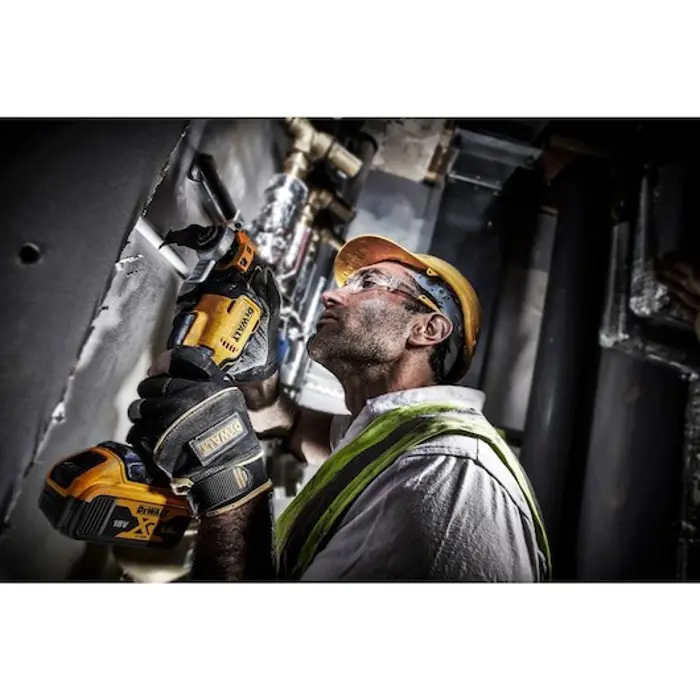 DEWALT 18V 2x5.0Ah MULTI TOOL +DCS356P2 ACCESSORIES