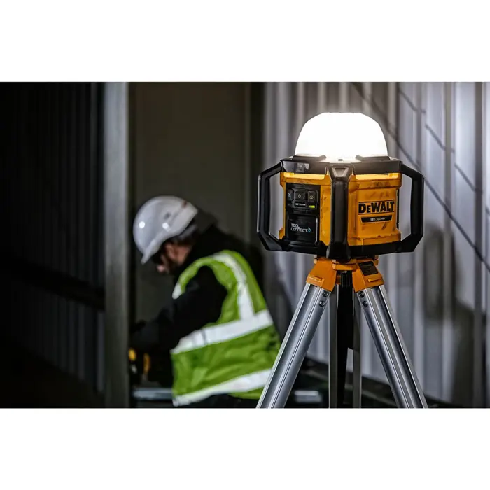 DeWalt cordless construction spotlight