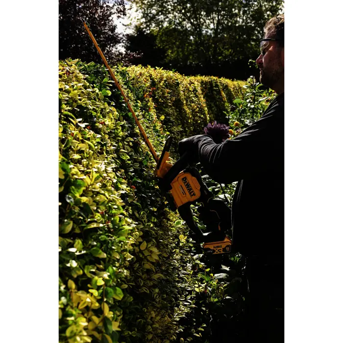 Dewalt cordless hedge trimmer (DCMHT567N-XJ), 18 volts (yellow/black, without battery and charger)