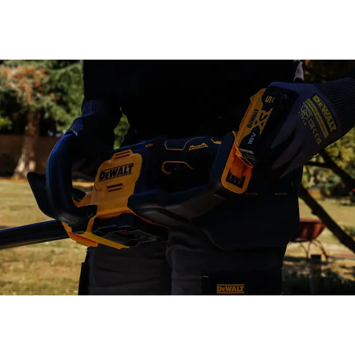 Dewalt cordless hedge trimmer (DCMHT567N-XJ), 18 volts (yellow/black, without battery and charger)