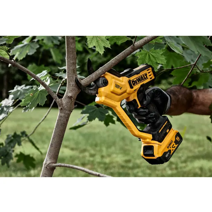 DEWALT Cordless Pruning Shears DCMPP568N, 18 Volt yellow/black, without battery and charger