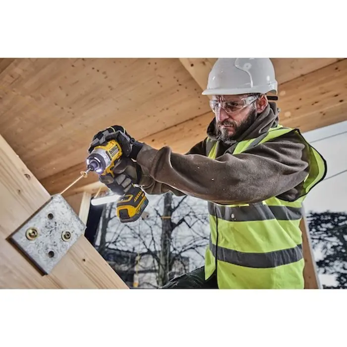 DEWALT. IMPACT SCREWDRIVER18V DCF860E2T 208Nm 2x1.7Ah POWERSTACK TSTAK