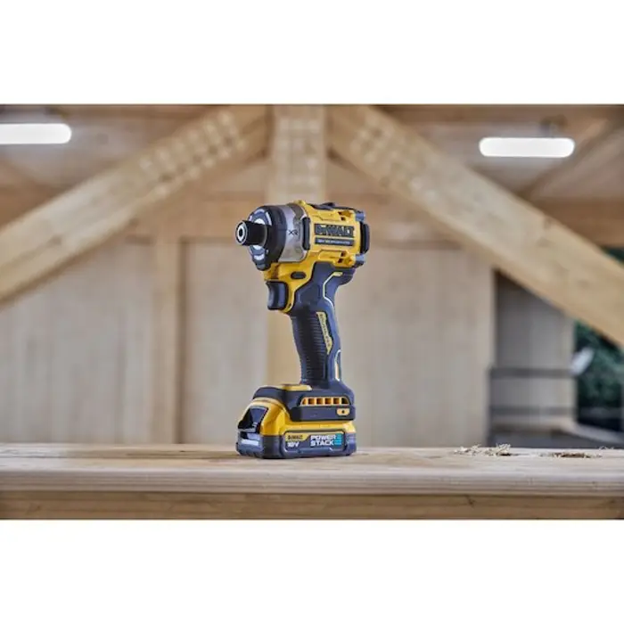 DEWALT. IMPACT SCREWDRIVER18V DCF860E2T 208Nm 2x1.7Ah POWERSTACK TSTAK