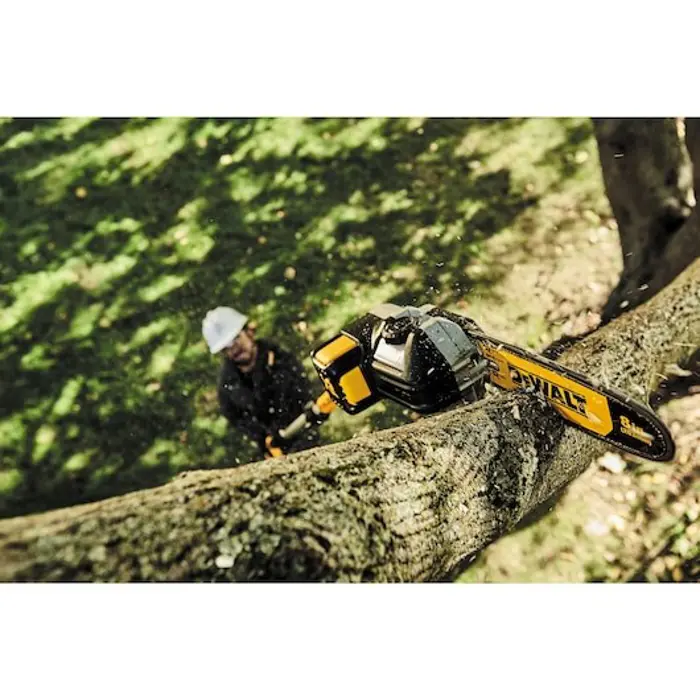 DEWALT POLE SAW 18V 1x5.0Ah 20cm LONG 2-3m DCMPS567P1