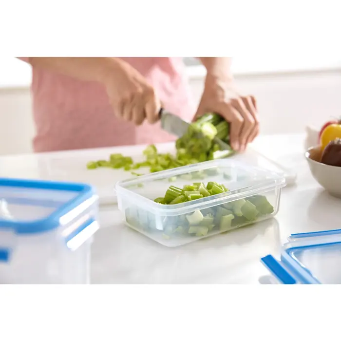 Emsa CLIP & CLOSE food storage containers 0.55 liters (transparent/blue, rectangular, 3 pieces)