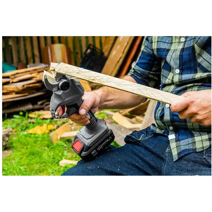 Graphite Energy+ 18V Li-Ion brushless pruner without battery