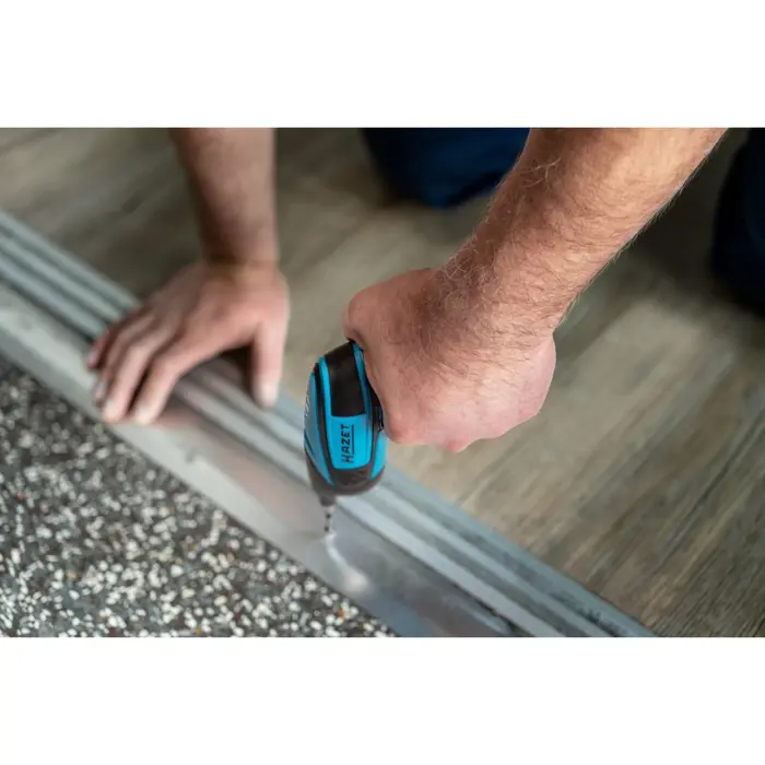 Hazet mini cordless screwdriver 9230B-1, 1/4 bits, including holster (blue/black, 7 pieces)
