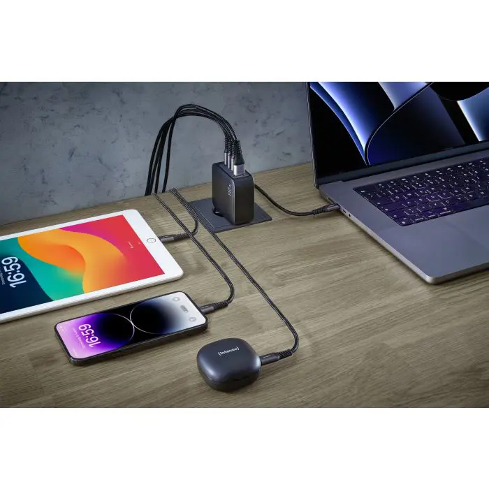 Intenso 140W GaN power supply with 3xUSB-C and 1xUSB-A connectors and included 2M 200W USB-C cable