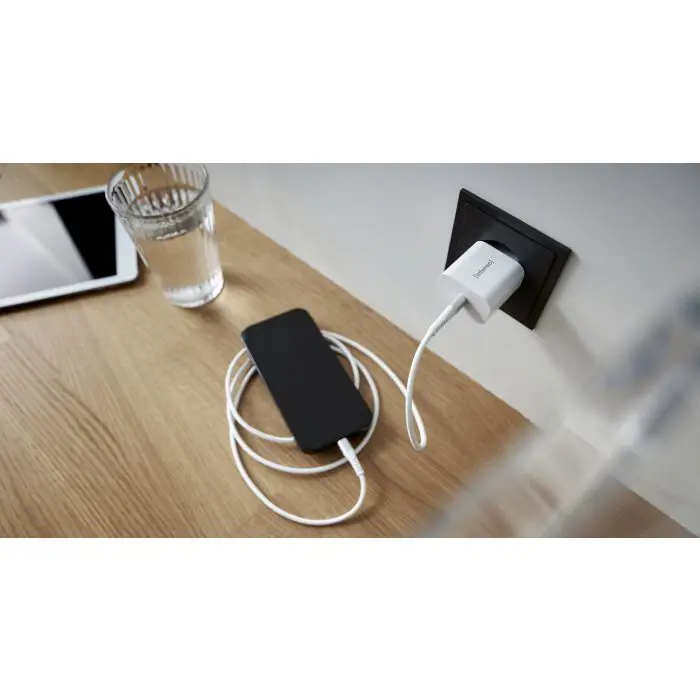 Intenso 20W power supply with USB-C connector W20C