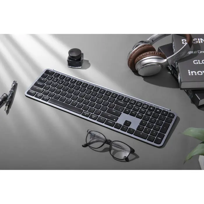 Keychron B6 Pro (gray/black, DE layout, scissor mechanism)