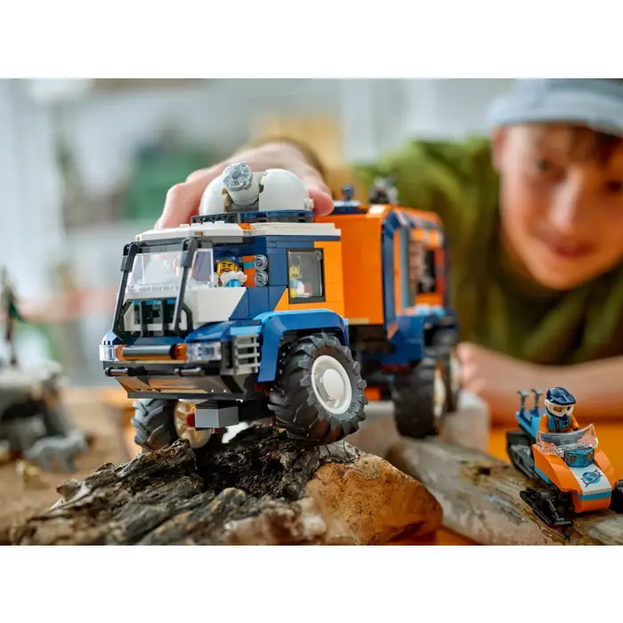 LEGO CITY 60471 Artic Explorer Science Lab Truck