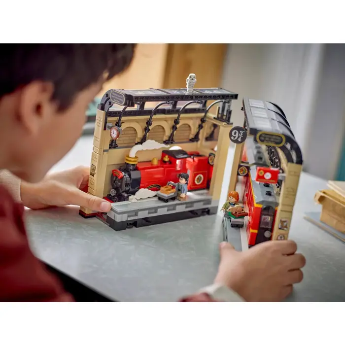 LEGO HARRY POTTER 76450 Book nook: Hogwarts Express