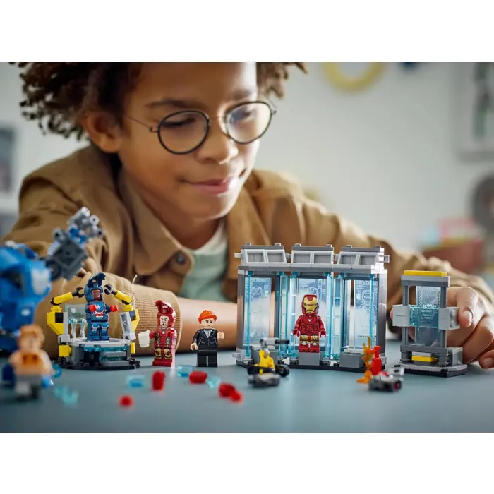 LEGO MARVEL 76315 Iron Man’s Laboratory: Hall of Armor