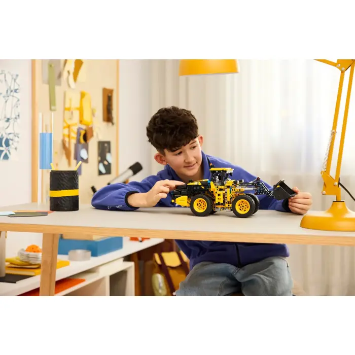 LEGO TECHNIC 42209 Volvo L120 Electric Wheel Loader