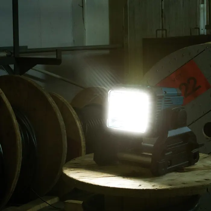 MAKITA LAMP 18V/14,4V DML811 LED 1800lx/3000lm +AC POWER