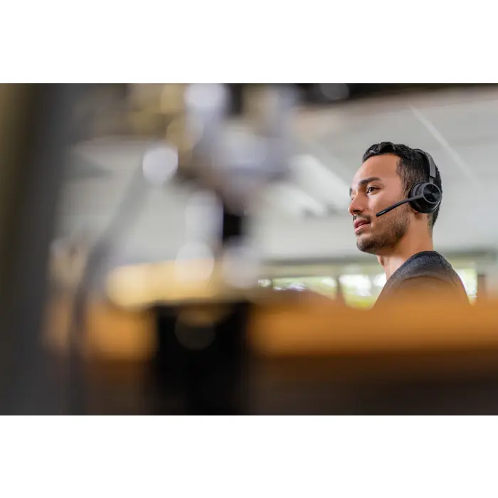 POLY Voyager 4320 Microsoft Teams Certified USB-C Headset +BT700 dongle Wireless Headband Office/Call Center USB Type-C Bluetooth Black