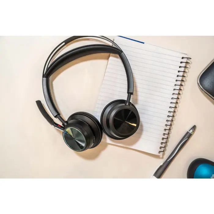 POLY Voyager Focus 2 USB-C-C Headset +USB-C/A Adapter +Charging Stand